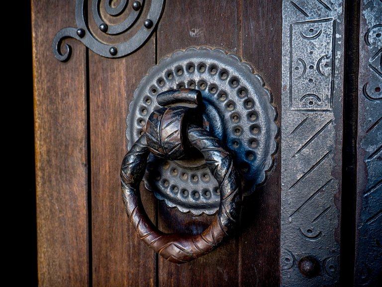 Lisbon Cathedral Door Handle.jpg