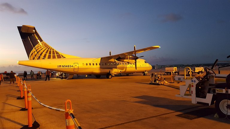 ATR_42_-_United_Express_on_Guam.jpg