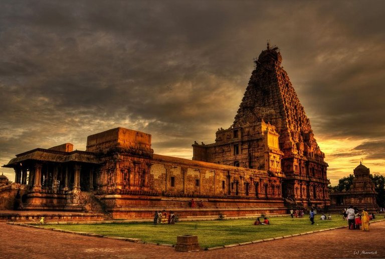 tanjore-periya-kovil.jpg