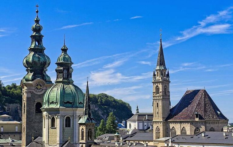 The skyline of Salzburg.jpg