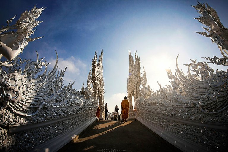 white-temple-thailand-10.jpg