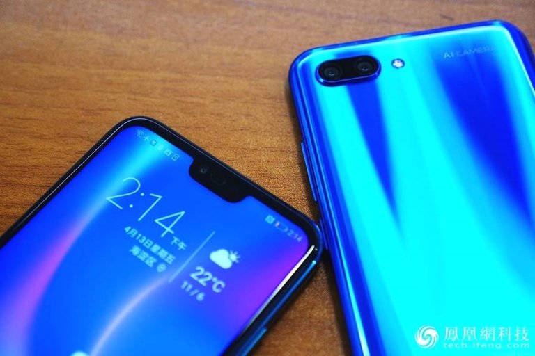 Huawei-Honor-10-Hands-On-Review-Top.jpg