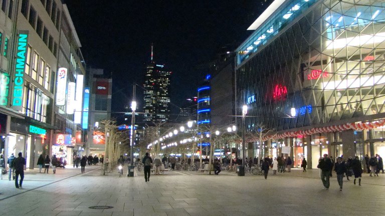 frankfurt-germany-1415988-o.jpg