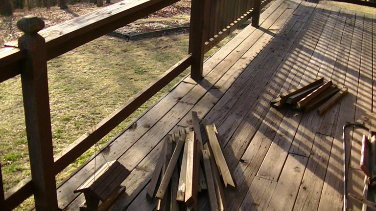 180516-02_repairing-the-deck-railing_800x450.png