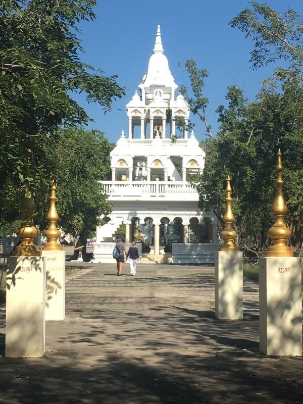 Wat Phai Rong Wua5.jpg