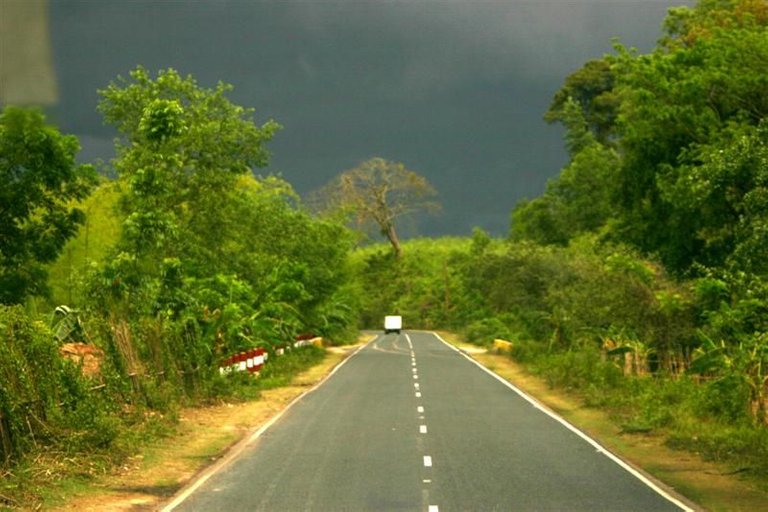 Dhaka-Chittagong_Road.jpg