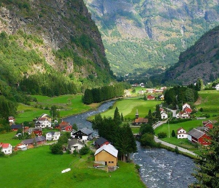 Flam Valley, Norway.jpg