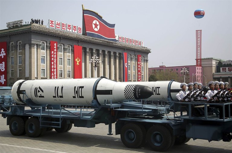 170415-world-northkorea-missile-submarine-0701_f5a84a50a9dc79e896b9febee485b307.nbcnews-ux-2880-1000.jpg