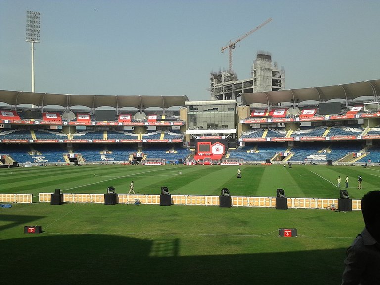 D_Y_Patil_Sports_Stadium.jpg