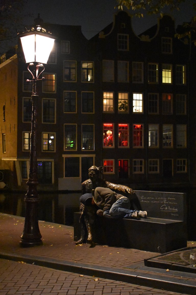 ams_at_night.JPG