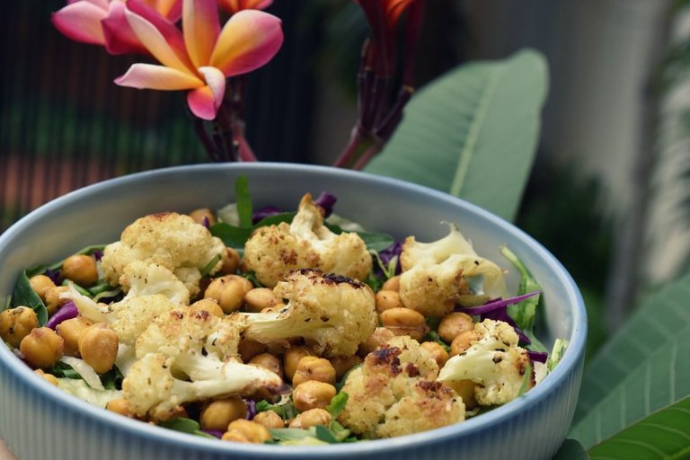 roasted-cauliflower-chickpea-4.jpg