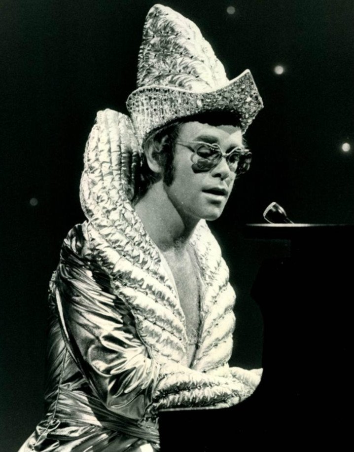 Elton_john_cher_show_1975.JPG