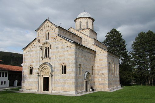 monastery-501028__340.jpg