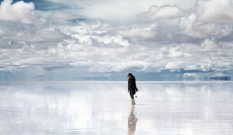 salar-de-uyuni-salt-flat-mirror-3.jpg