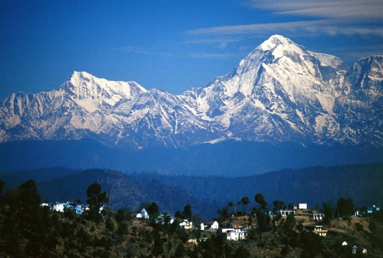 garwhal-himalaya-and-kasar-devi.jpg