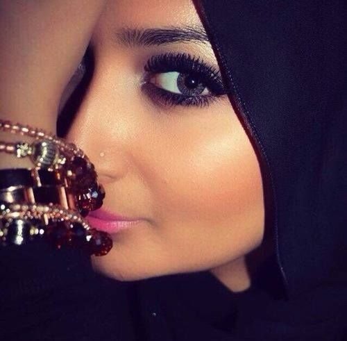 21f91ac5a4cc129a06360d052cf8d3c1--arabian-beauty-muslim-women[1].jpg