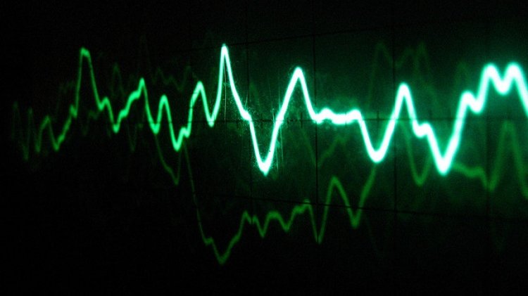 frequency_oscilloscope_750_421_s.jpg