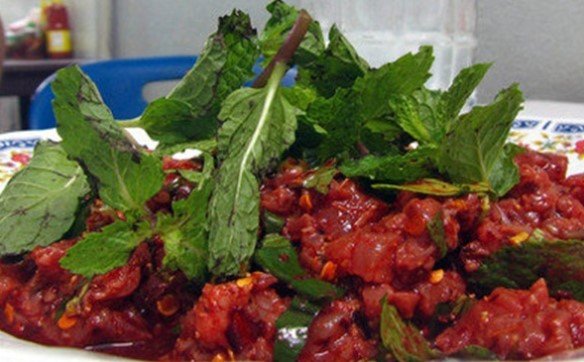 Larb Leuat Neua.jpg