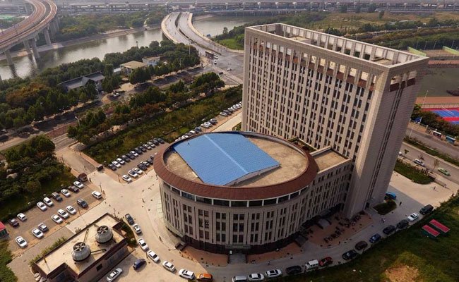 china-toilet-building-650-afp_650x400_51506518082.jpg