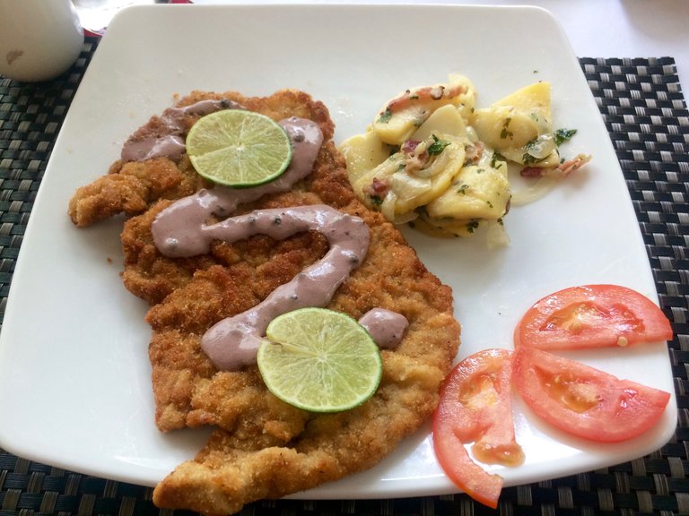 Vienna Schnitzel with potatoes.jpg