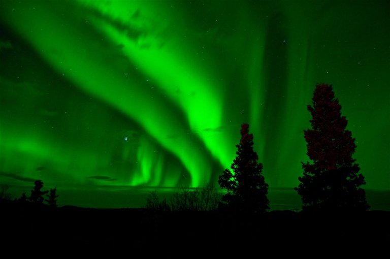 aurora-borealis-744351_1920.jpg