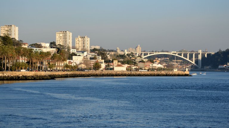 Foz_do_Douro,_Porto,_Portugal_(7971358816).jpg