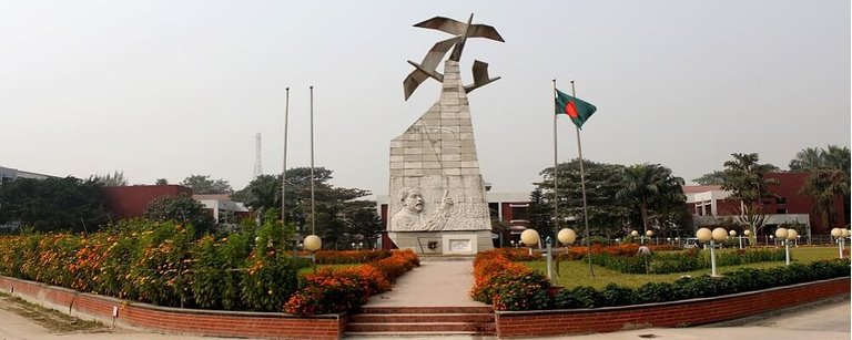 bou_monument.jpg