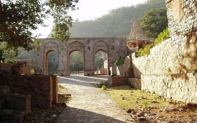 bhangarh-fort-real-story.jpg