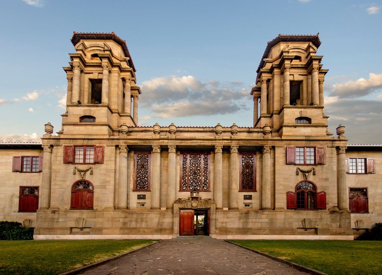 Bloemfontein_City_Hall_Vil001.jpg