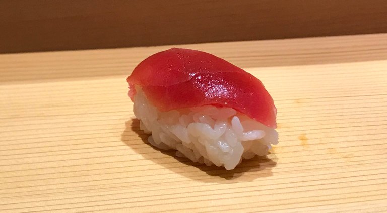 tuna-nigiri-at-yasuda-sushi-bar.jpg