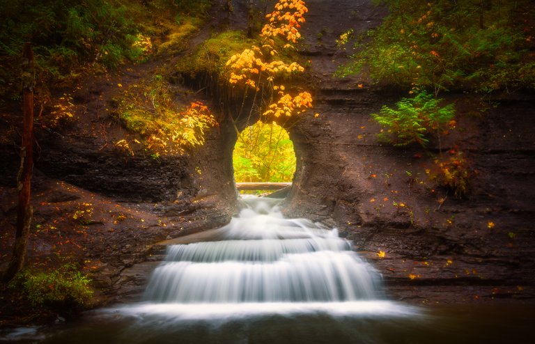 Hole In The Wall Falls