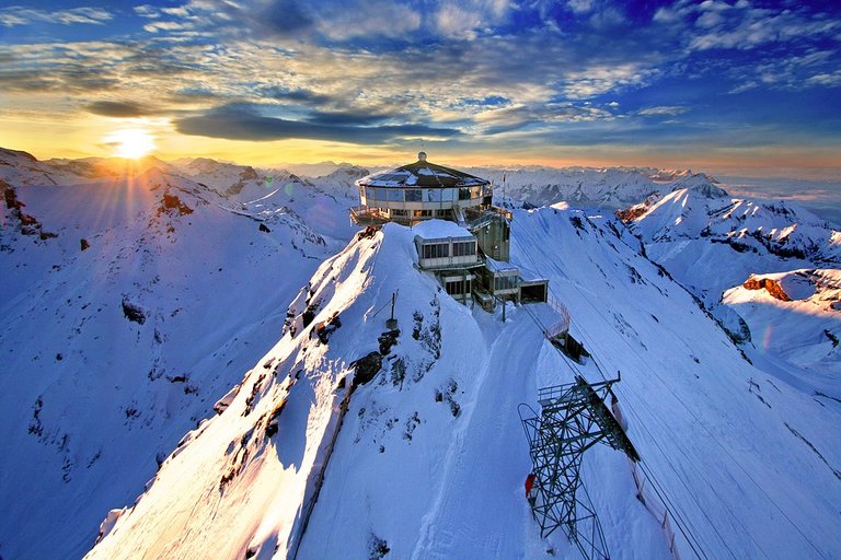 Schilthorn Mountain Station Switzerland Alpine.jpg