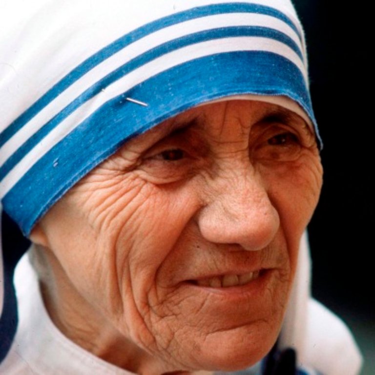 mother-teresa-9504160-1-402.jpg