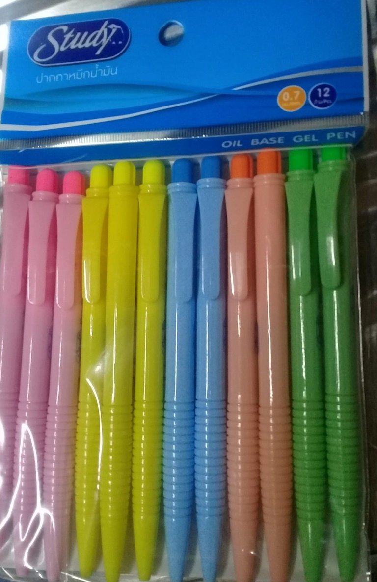 PlasticPens.jpg