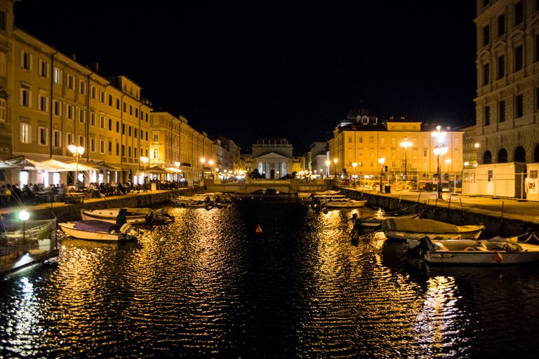 Gran Canal de Trieste.jpg