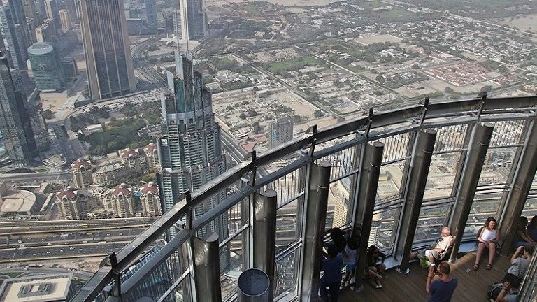 Burj-Khalifa-At-The-Top-Level-148-786x442.jpg