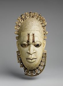 Queen_Mother_Pendant_Mask-_Iyoba_MET_DP231460.jpg