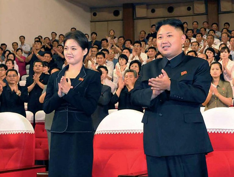 kim-jong-un-ri-sol-ju.jpg