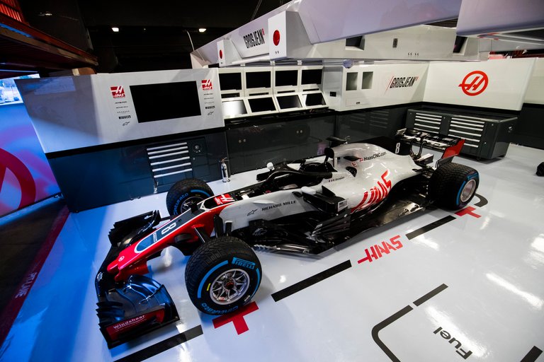 VF18 in garage II-478.jpg