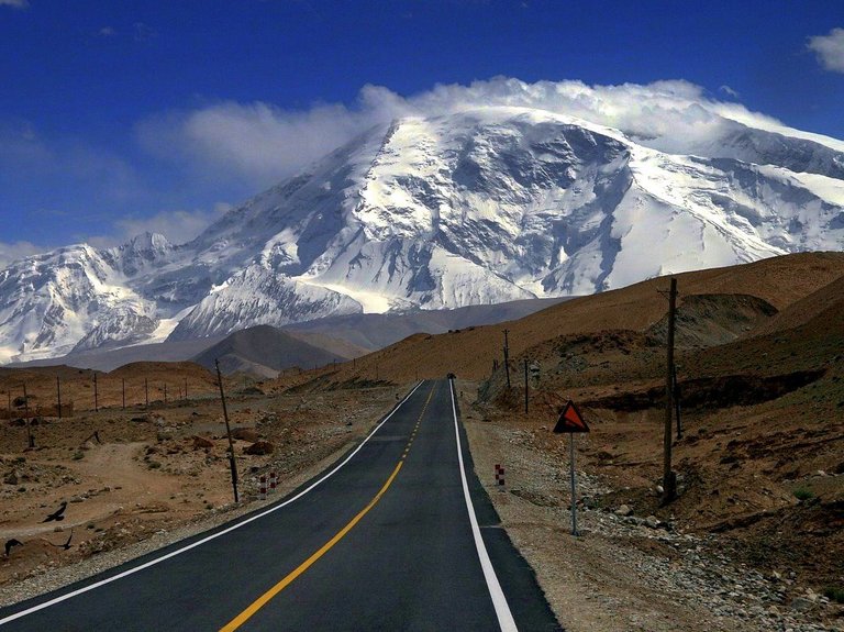 Karakoram-Highway-Xingiang-Region.jpg