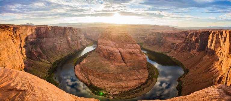 Horseshoe_bend_2015.jpg