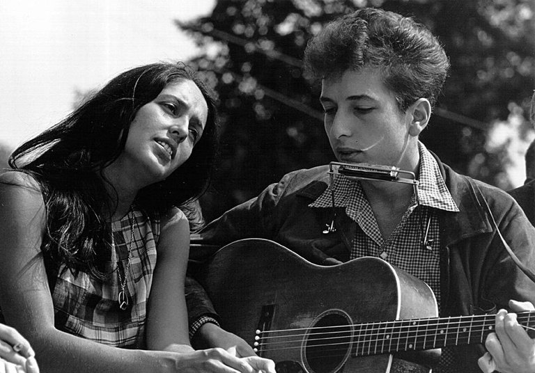 Joan_Baez_and_Bob_Dylan.jpg