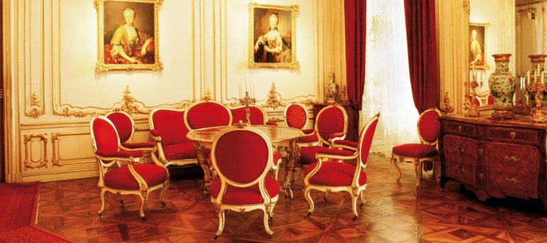 csm_Kinderzimmer_small__c___c__Schloss_Schoenbrunn_Kultur-_und_Betriebsges.m.b.H__Fotograf__Edgaar_Knaack_0d7cb7ad13.jpg
