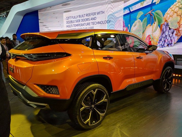 Tata-H5X-concept-rear-three-quarters-right-side-at-Auto-Expo-2018.jpg