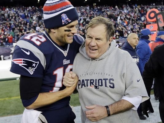 636216123419582578-AP-Super-Bowl-Belichick-and-Brady-Football.jpg