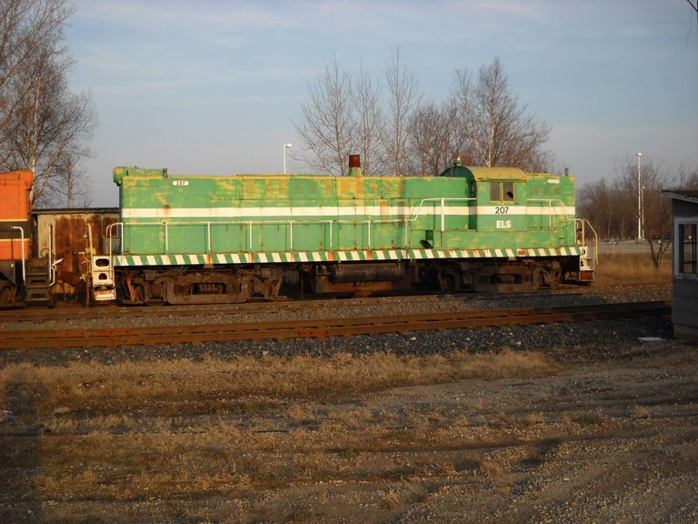 train pix 11-16-12 001.jpg