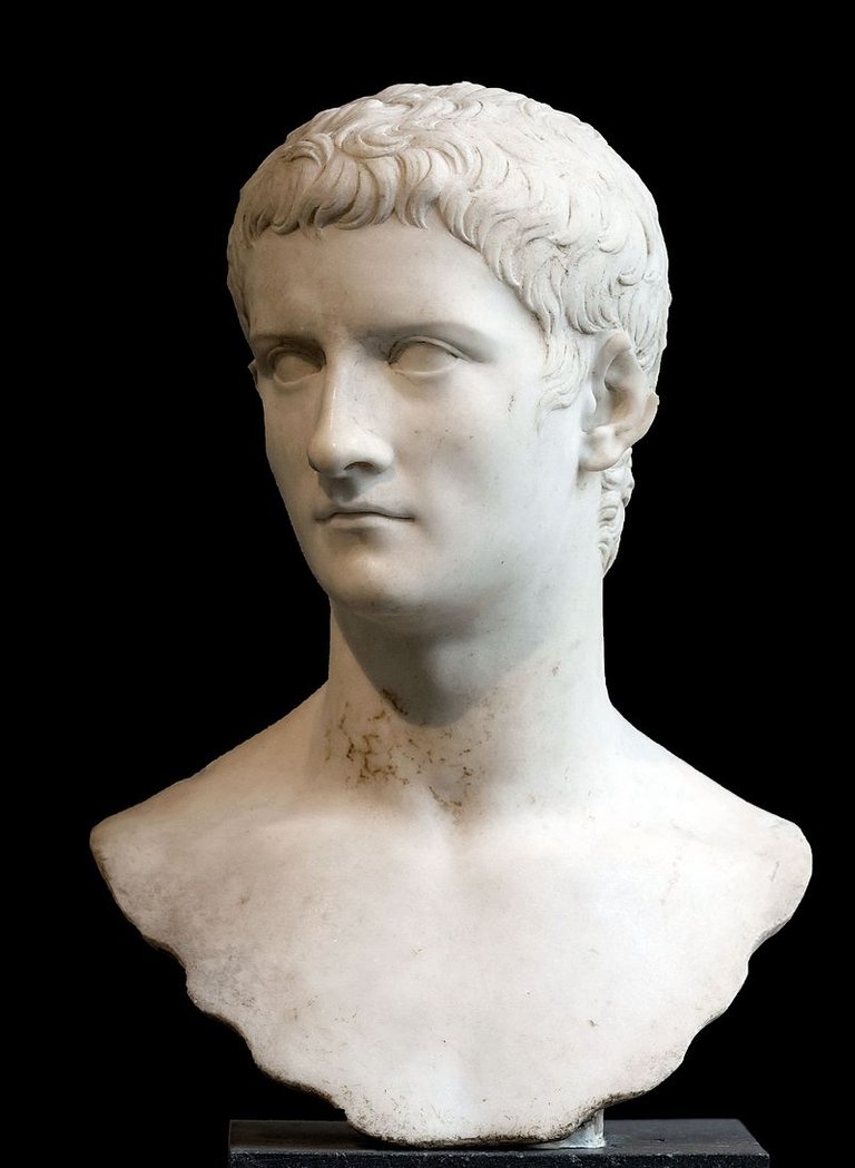 Caligula_-_MET_-_14.37.jpg