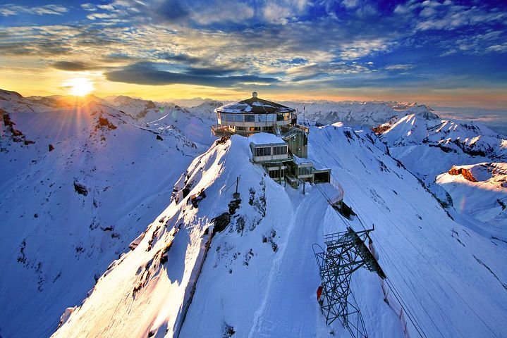 schilthorn-3033448__480.jpg