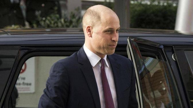 088790200_1516361515-prince-william-haircut.jpg