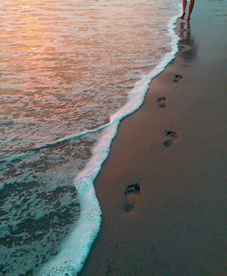 footprints.jpeg